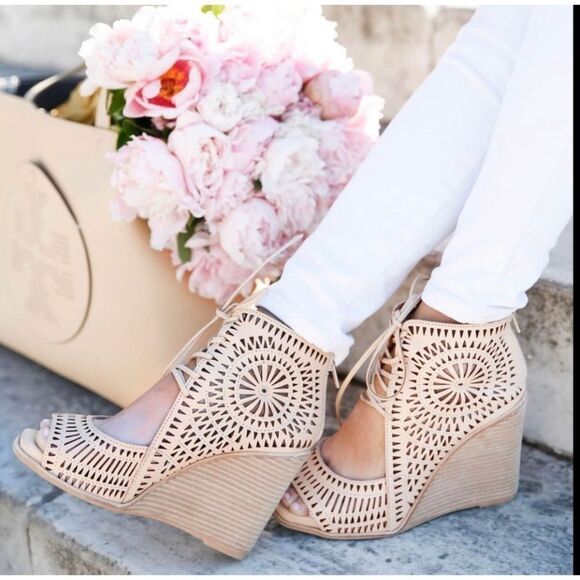 Jeffrey Campbell Rayos Tan Wedge Perforated Open Toe Sandal SZ 6 - Picture 1 of 16